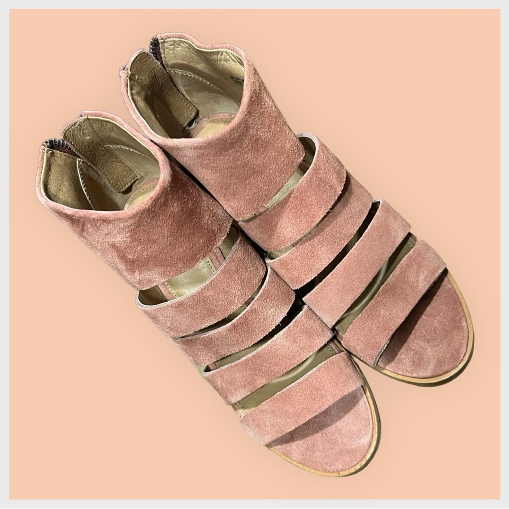 Frye Tash Cut Out Booties in Rosewood color. Women's size 8